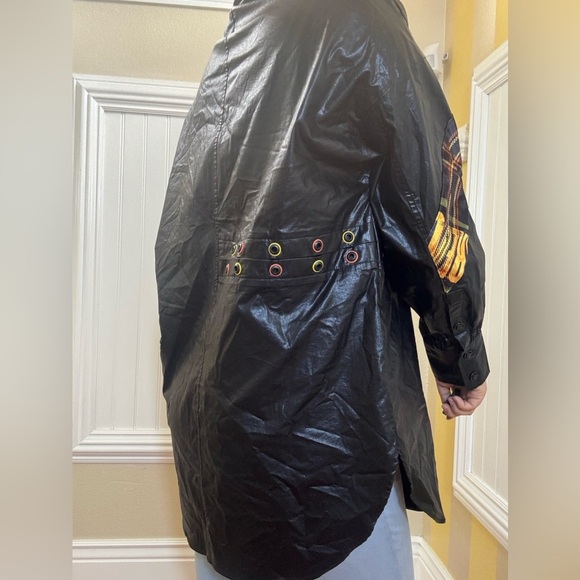 Stylish Black Utility Shirt for Women - Picture 6 of 9